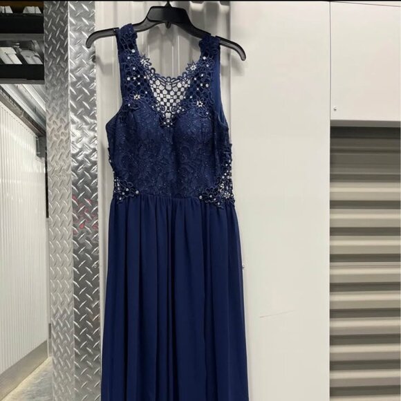 Dress - Picture 1 of 5